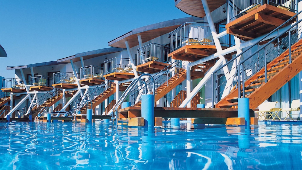 Paloma Sencia — Swimming pool in Belek