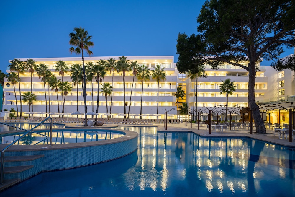 . Iberostar Waves Cristina
