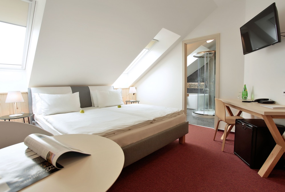 Absolutum Wellness Hotel — Hotel rooms in Prague, Prague