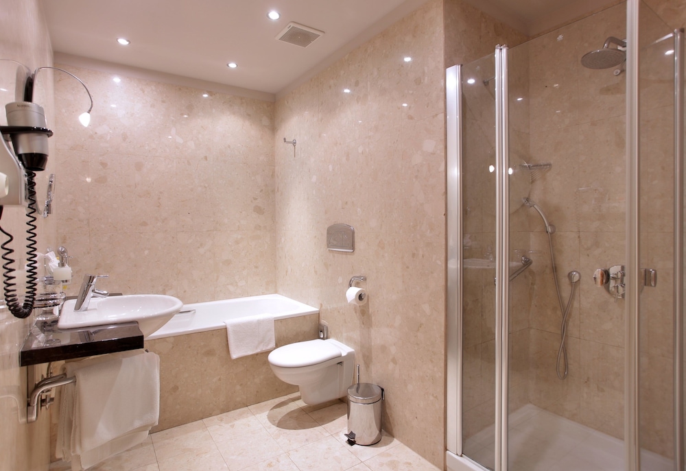 Absolutum Wellness Hotel — Hotel rooms in Prague, Prague