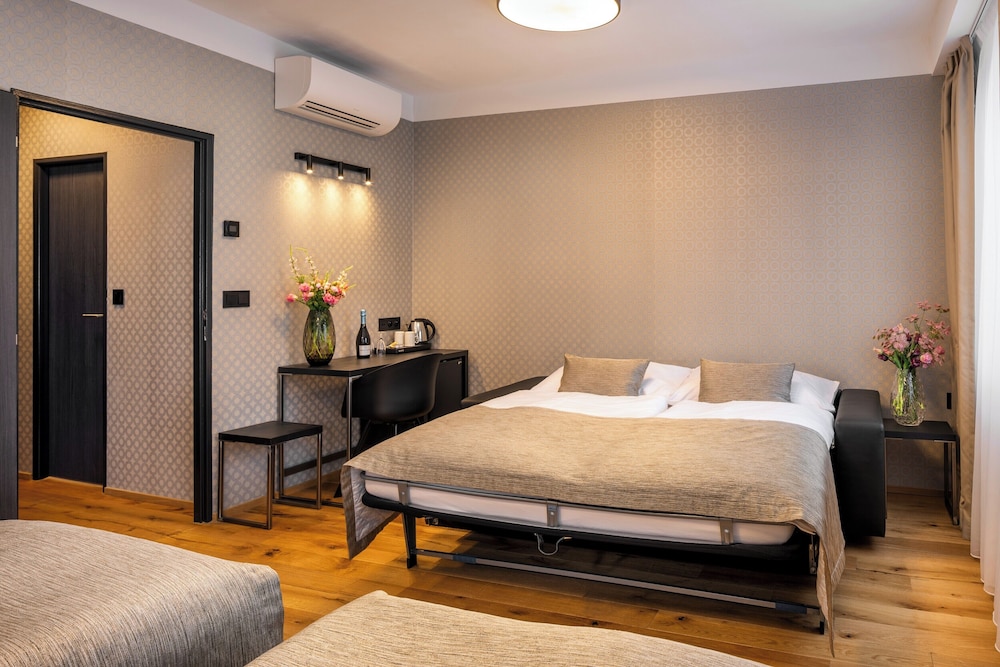 Aida Hotel — Hotel rooms in Prague, Prague