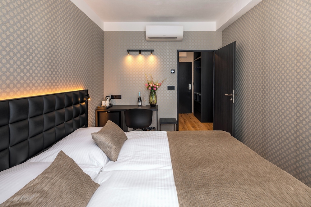Aida Hotel — Hotel rooms in Prague, Prague