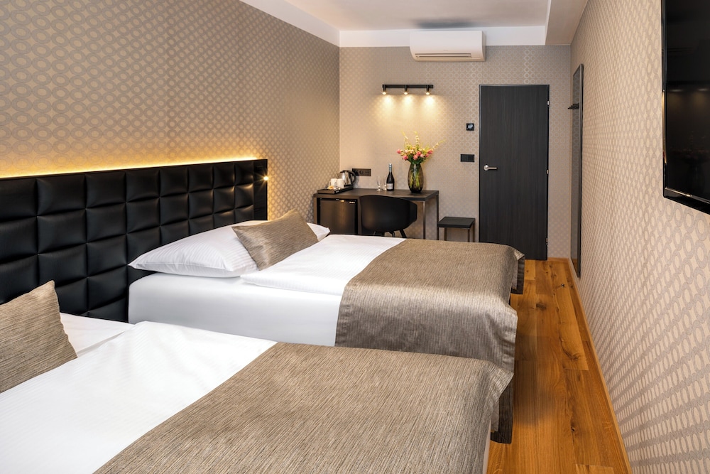 Aida Hotel — Hotel rooms in Prague, Prague