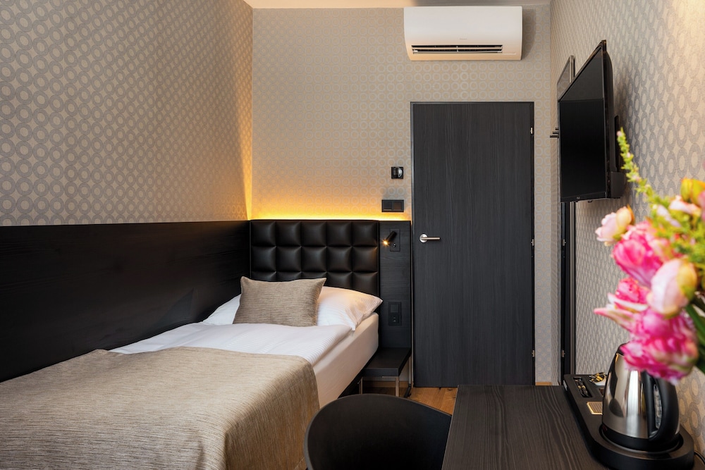 Aida Hotel — Hotel rooms in Prague, Prague