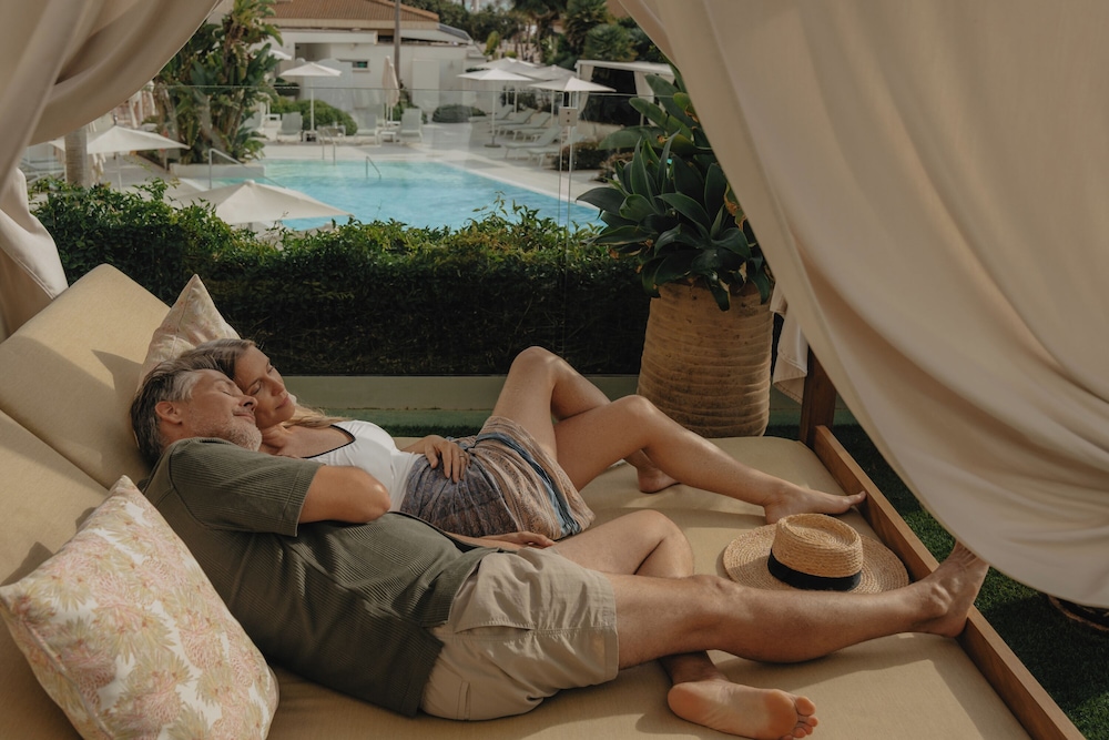 Iberostar Selection Playa de Palma — Swimming pool in Playa de Palma, Balearic Islands
