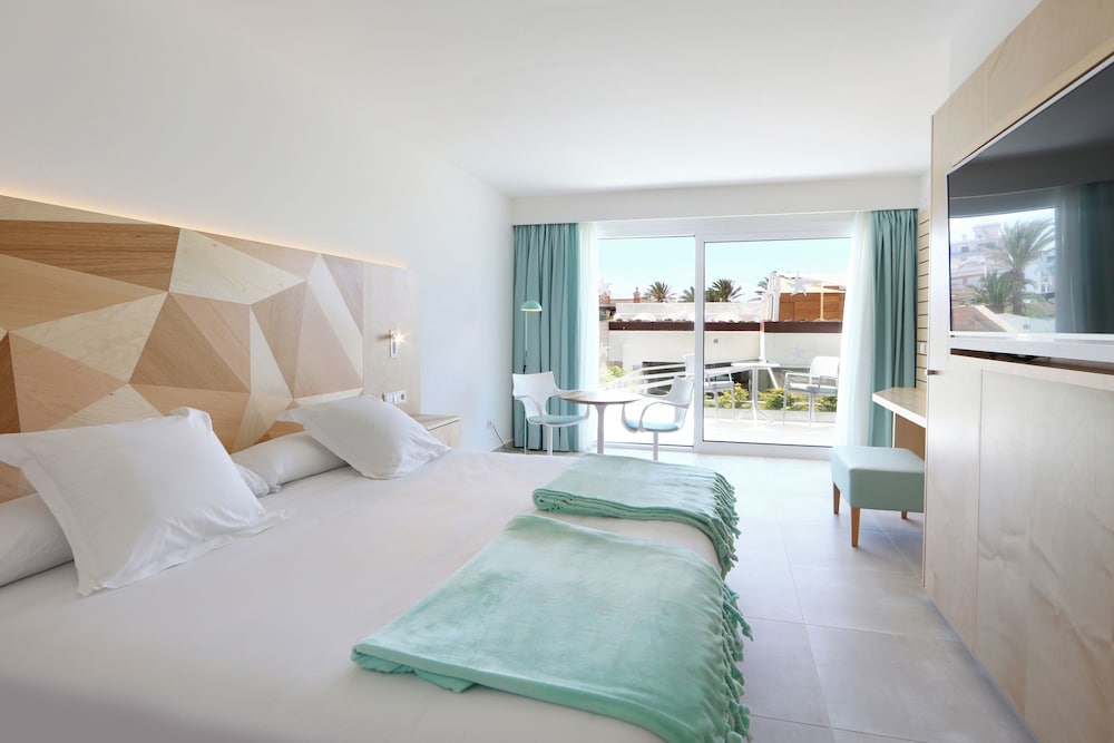 Iberostar Selection Playa de Palma — Hotel rooms in Playa de Palma, Balearic Islands