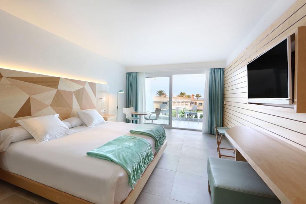 Iberostar Selection Playa de Palma — Hotel rooms in Playa de Palma, Balearic Islands