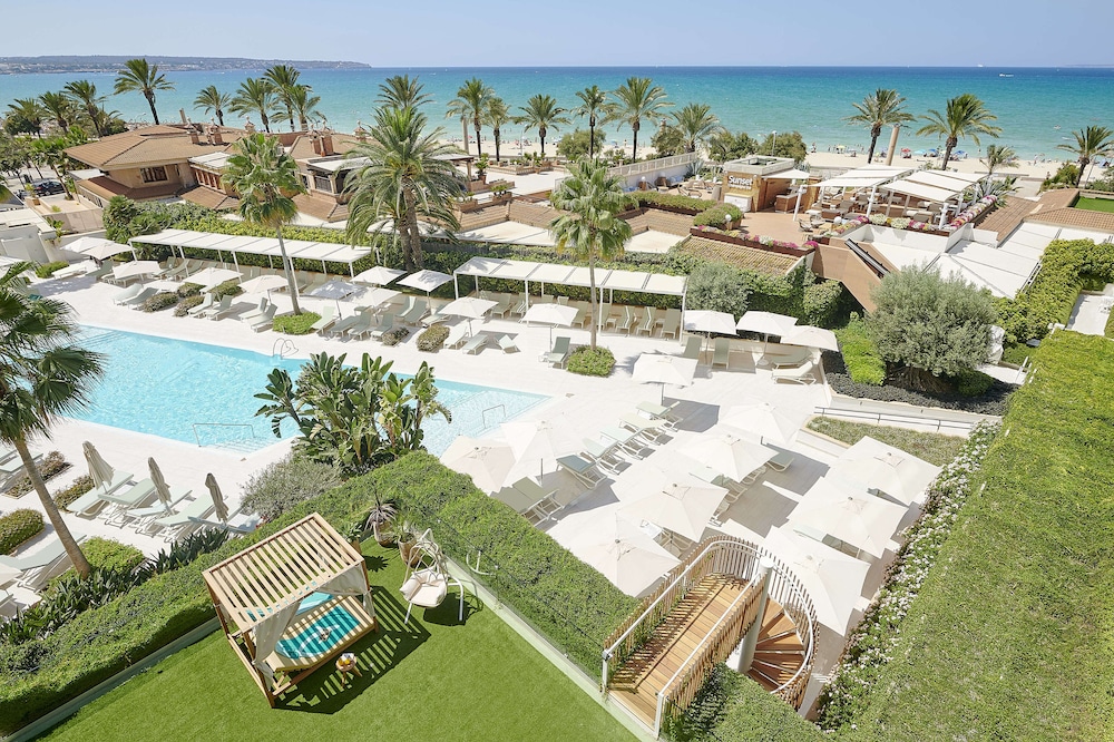 Iberostar Selection Playa de Palma — Swimming pool in Playa de Palma, Balearic Islands