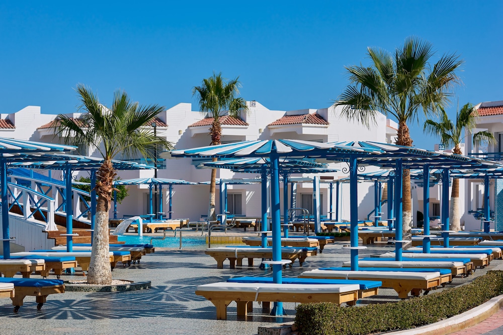 Dreams Beach Sharm el Sheikh — Swimming pool in Sharm El Sheikh, Red Sea