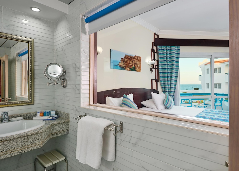 Dreams Beach Sharm el Sheikh — Hotel rooms in Sharm El Sheikh, Red Sea
