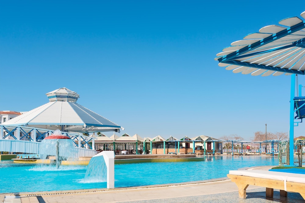 Dreams Beach Sharm el Sheikh — Swimming pool in Sharm El Sheikh, Red Sea