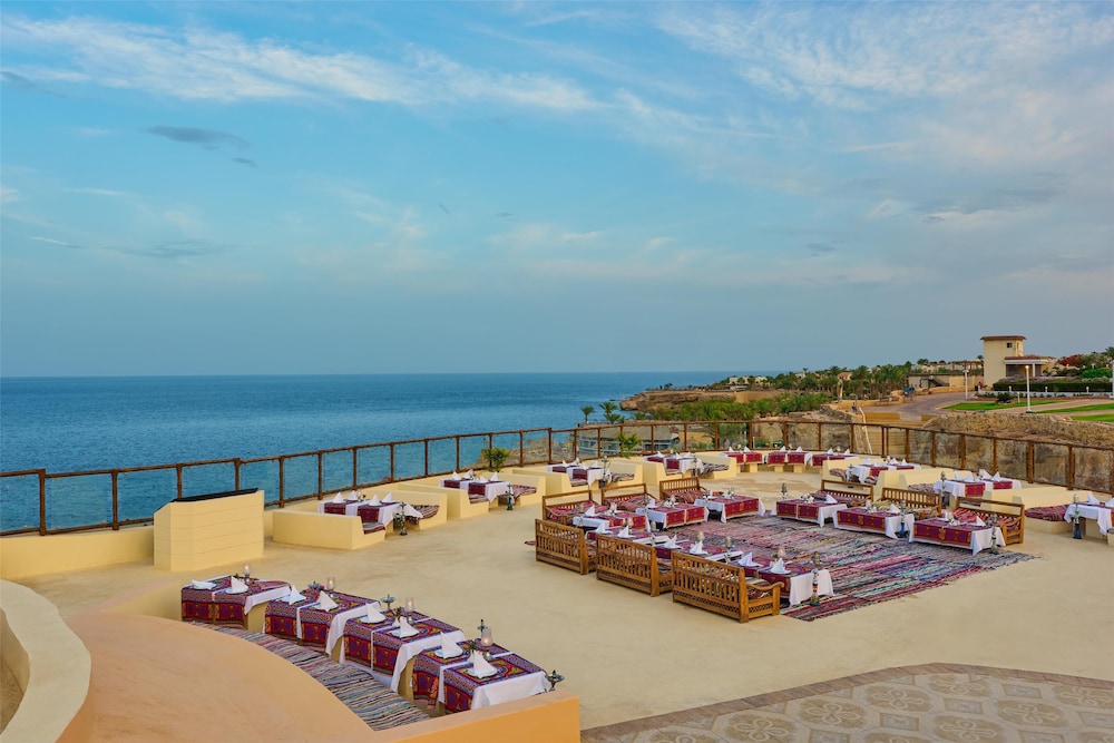 Dreams Beach Sharm el Sheikh — Restaurant & bars in Sharm El Sheikh, Red Sea