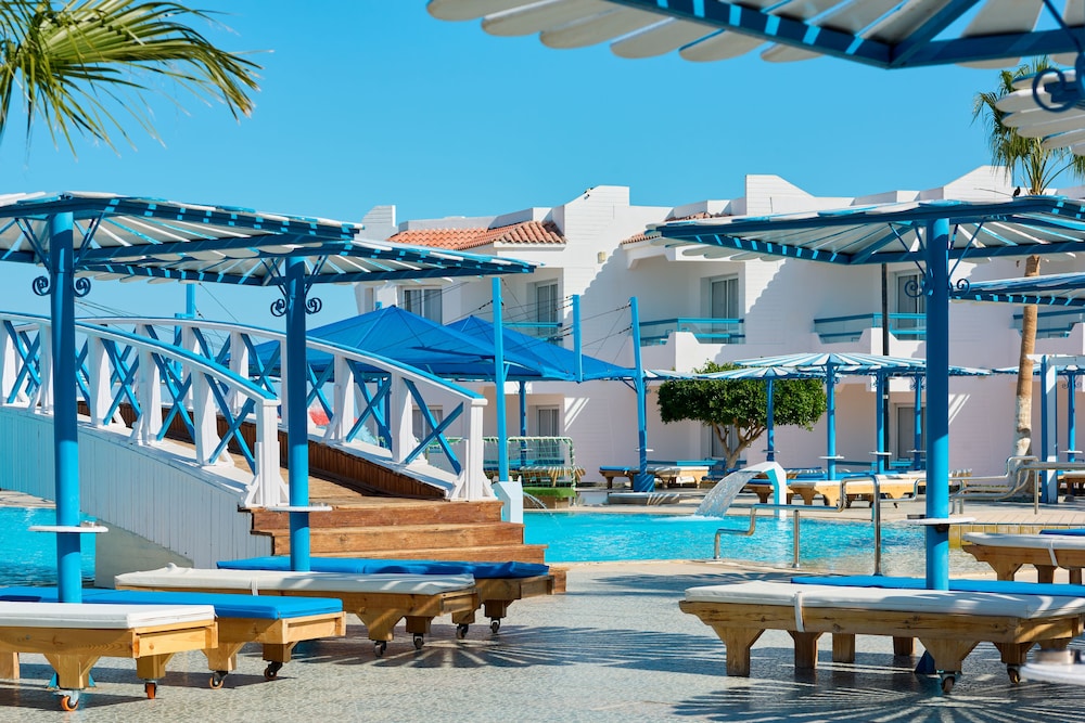 Dreams Beach Sharm el Sheikh — Swimming pool in Sharm El Sheikh, Red Sea