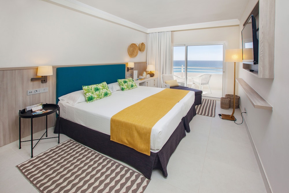 Corallium Dunamar by Lopesan Hotels - Adults Only — Hotel rooms in Playa del Ingles, Canary Islands