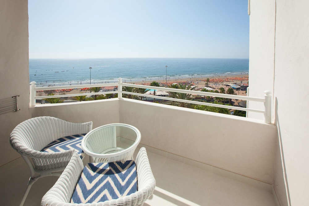 Corallium Dunamar by Lopesan Hotels - Adults Only — Hotel rooms in Playa del Ingles, Canary Islands