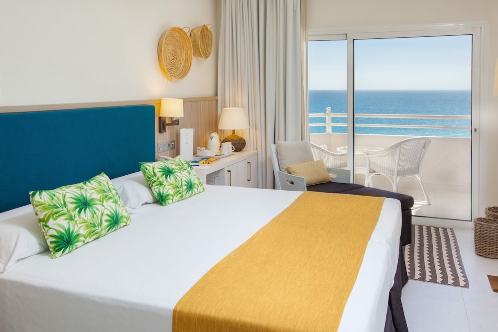Corallium Dunamar by Lopesan Hotels - Adults Only — Hotel rooms in Playa del Ingles, Canary Islands