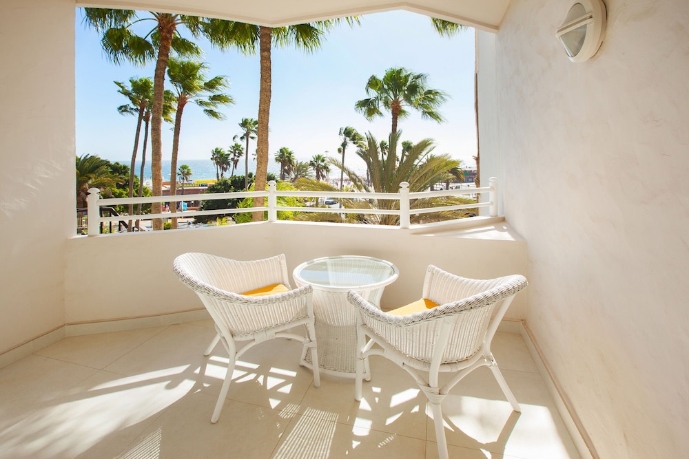 Corallium Dunamar by Lopesan Hotels - Adults Only — Hotel rooms in Playa del Ingles, Canary Islands