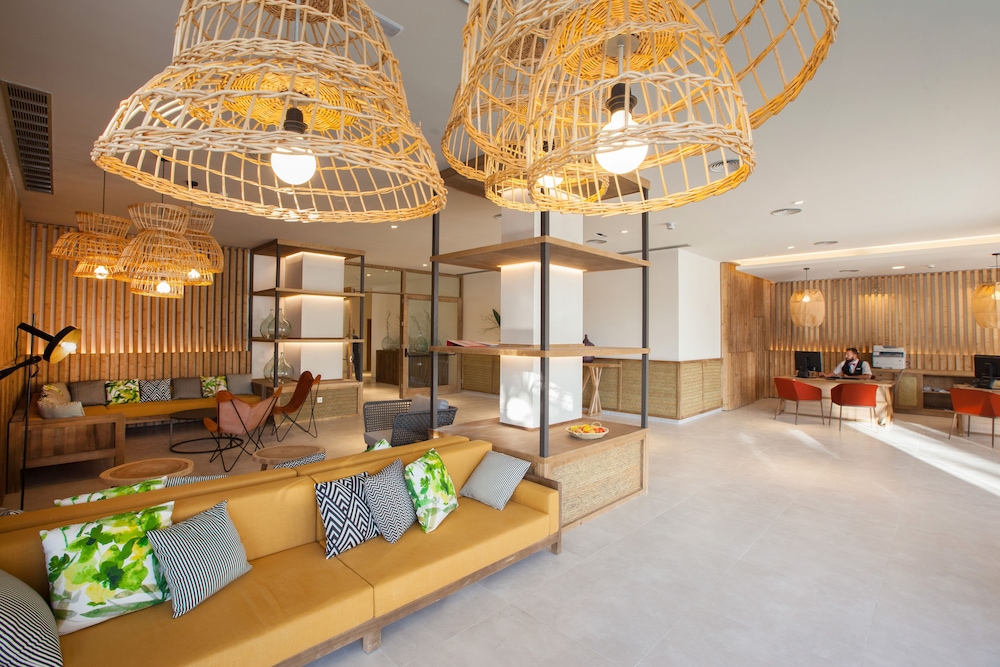 Corallium Dunamar by Lopesan Hotels - Adults Only — Hotel building in Playa del Ingles, Canary Islands