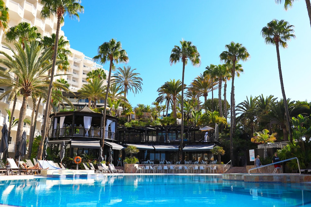 Corallium Dunamar by Lopesan Hotels - Adults Only — Hotel building in Playa del Ingles, Canary Islands