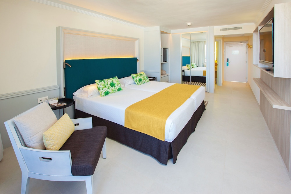 Corallium Dunamar by Lopesan Hotels - Adults Only — Hotel rooms in Playa del Ingles, Canary Islands