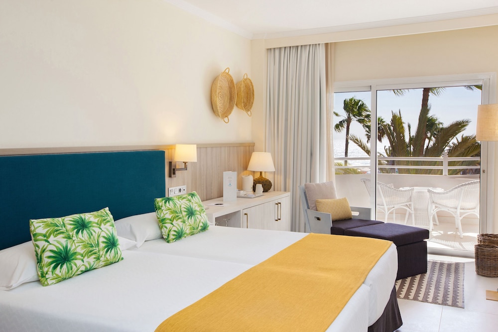 Corallium Dunamar by Lopesan Hotels - Adults Only — Hotel rooms in Playa del Ingles, Canary Islands