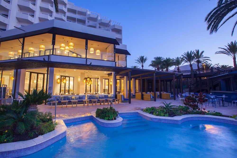 Corallium Dunamar by Lopesan Hotels - Adults Only — Hotel building in Playa del Ingles, Canary Islands