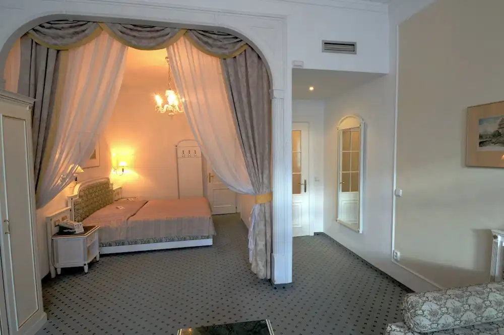 Ambassador Zlatá husa — Hotel rooms in Prague, Prague