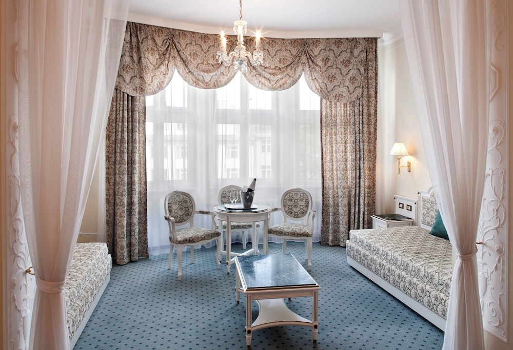 Ambassador Zlatá husa — Hotel rooms in Prague, Prague