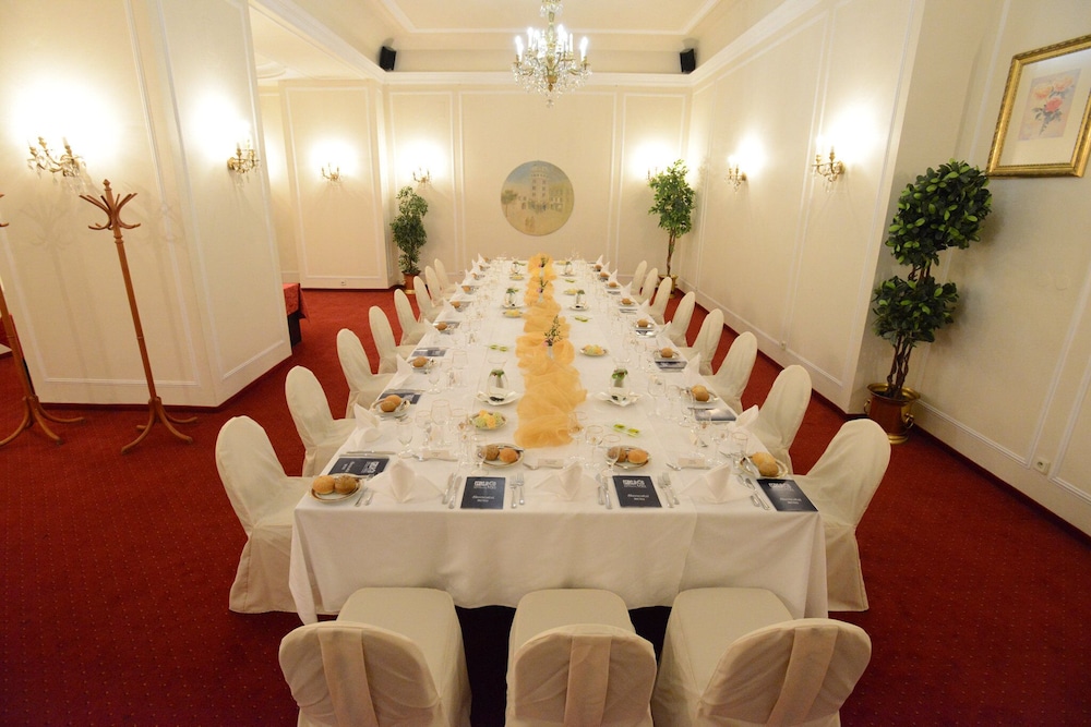 Ambassador Zlatá husa — Restaurant & bars in Prague, Prague