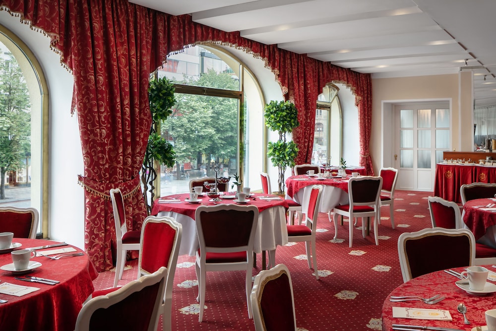 Ambassador Zlatá husa — Restaurant & bars in Prague, Prague