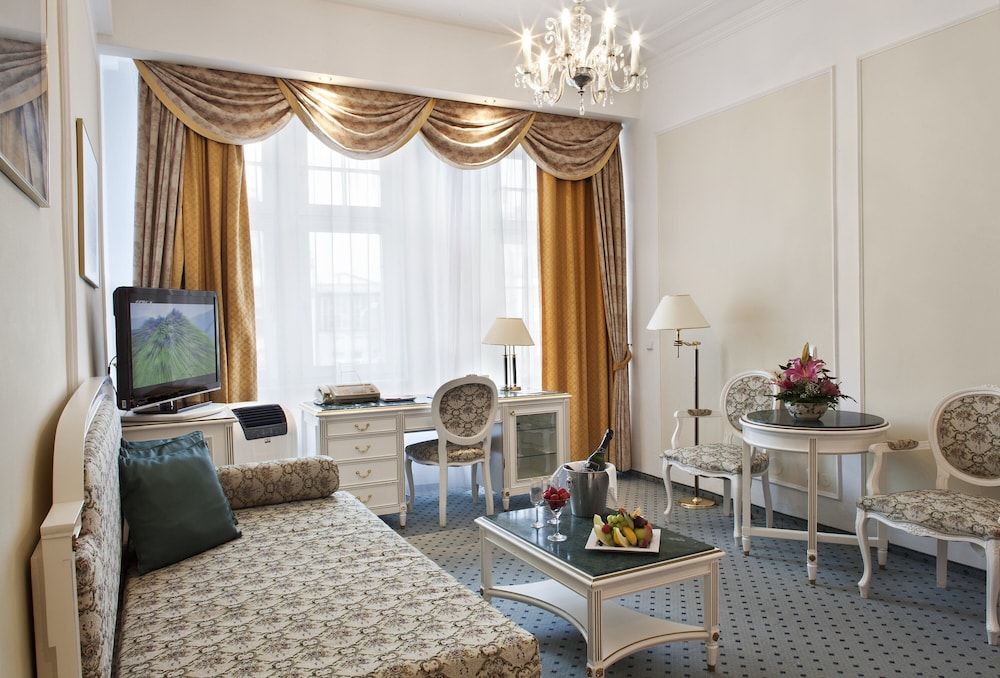 Ambassador Zlatá husa — Hotel rooms in Prague, Prague