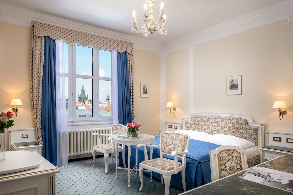 Ambassador Zlatá husa — Hotel rooms in Prague, Prague
