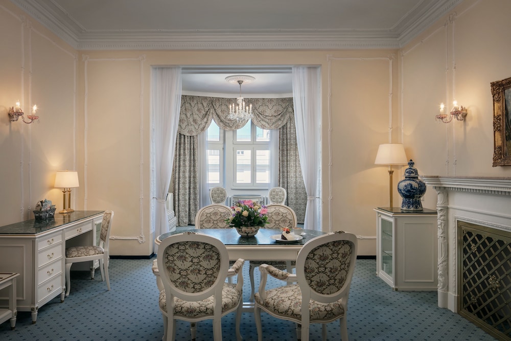 Ambassador Zlatá husa — Hotel rooms in Prague, Prague
