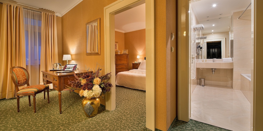 Hotel Angelis — Hotel rooms in Prague, Prague