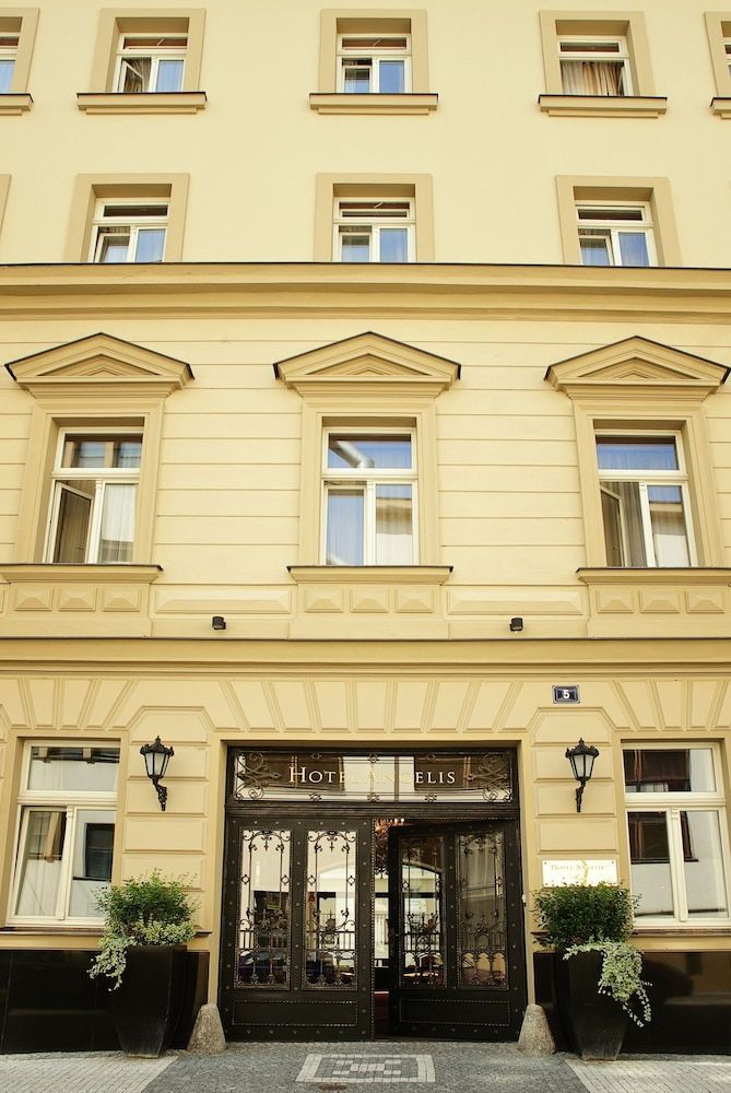 . Hotel Angelis