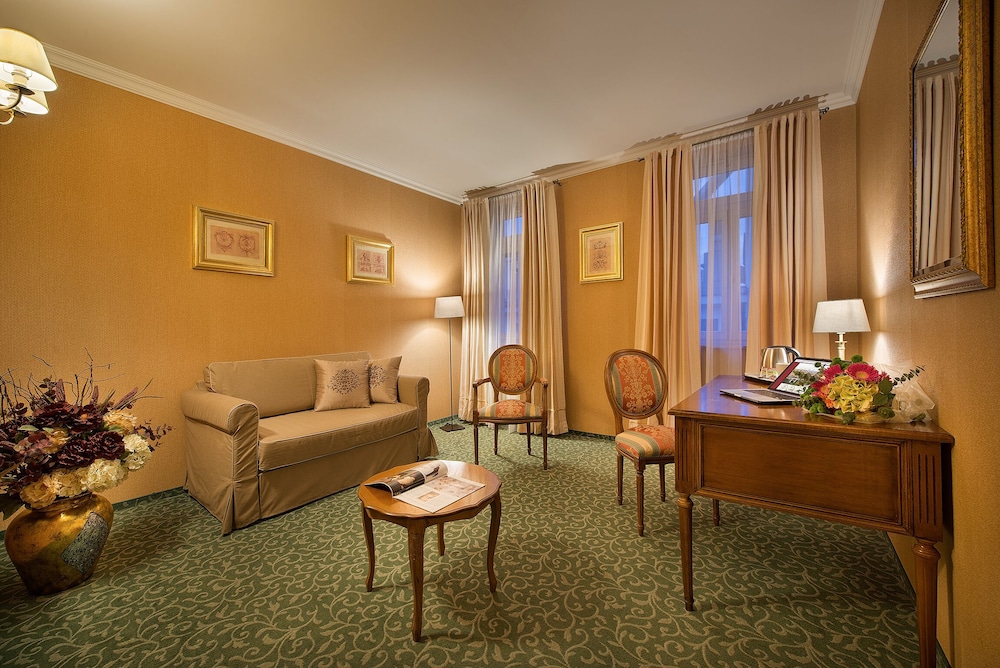 Hotel Angelis — Hotel rooms in Prague, Prague