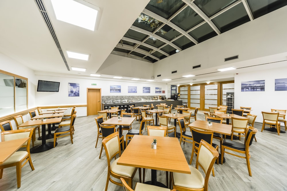 Archibald City — Restaurant & bars in Prague, Prague
