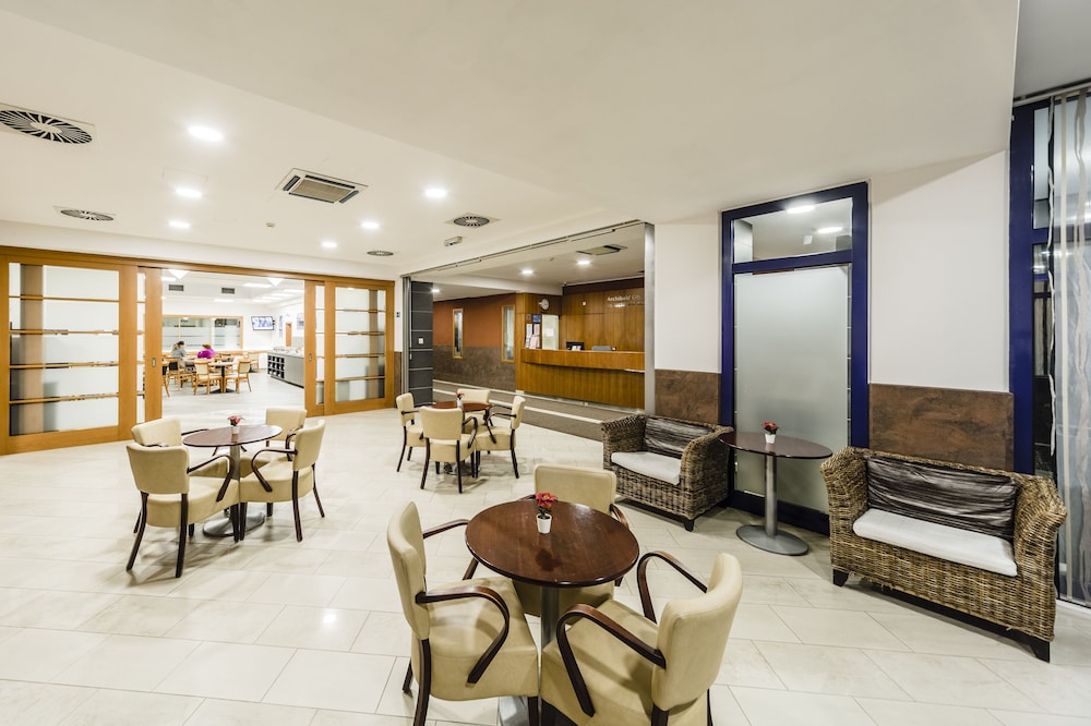 Archibald City — Restaurant & bars in Prague, Prague