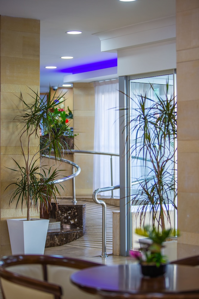 Tetyk Hotel — Hotel building in Protaras, Famagusta Region