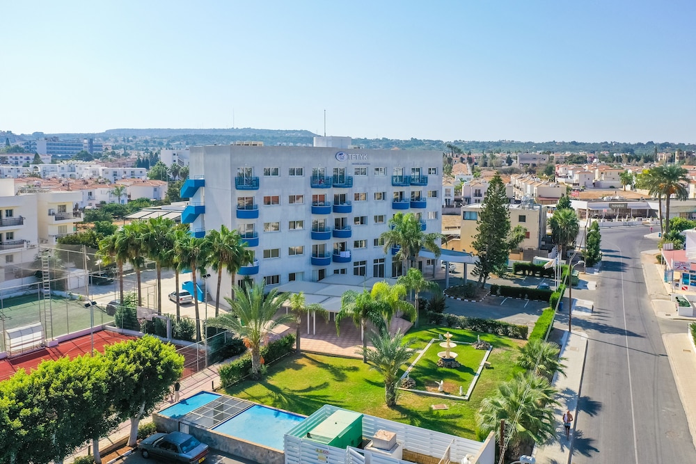 Tetyk Hotel — Hotel building in Protaras, Famagusta Region