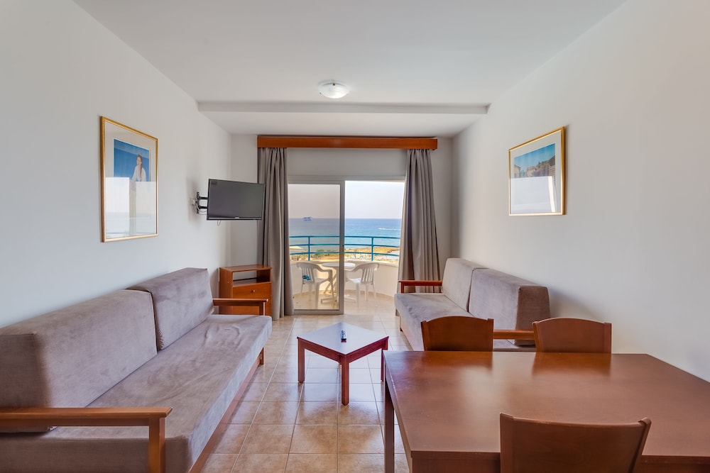 Tetyk Hotel — Hotel rooms in Protaras, Famagusta Region