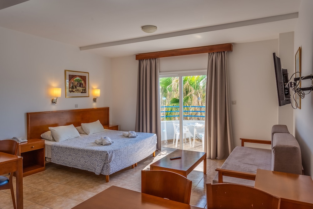 Tetyk Hotel — Hotel rooms in Protaras, Famagusta Region