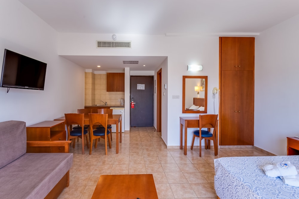 Tetyk Hotel — Hotel rooms in Protaras, Famagusta Region