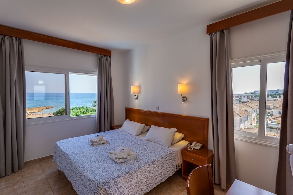 Tetyk Hotel — Hotel rooms in Protaras, Famagusta Region