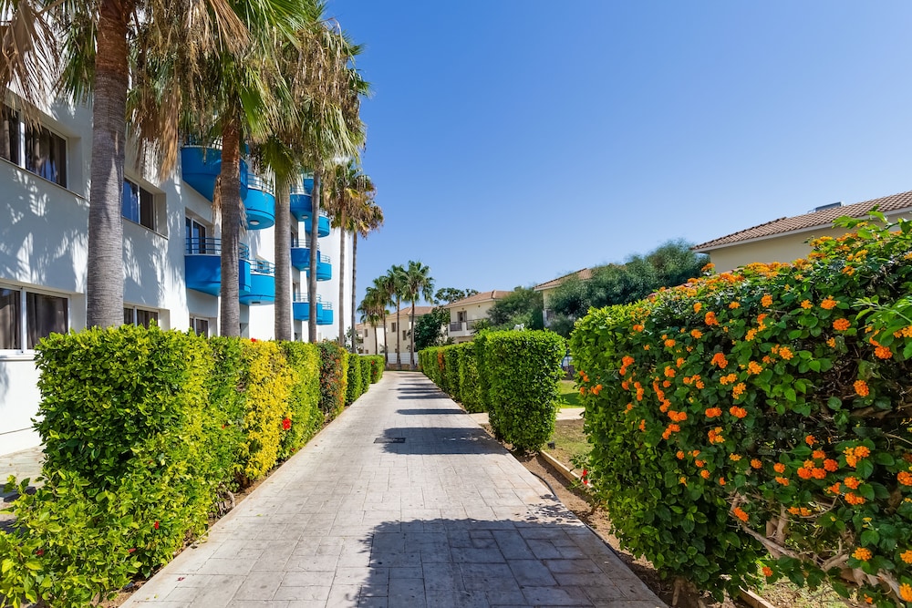 Tetyk Hotel — Hotel building in Protaras, Famagusta Region