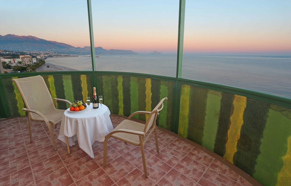KAKTUS Hotel Kaktus Albir — Restaurant & bars in L'Alfas del Pi, Valencian Community