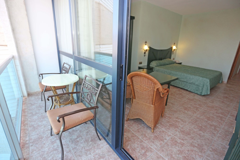 KAKTUS Hotel Kaktus Albir — Hotel rooms in L'Alfas del Pi, Valencian Community