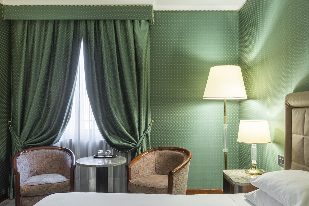DORIA GRAND HOTEL ROOFTOP — Hotel rooms in Milan, Lombardy