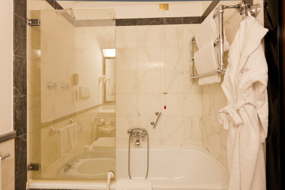 DORIA GRAND HOTEL ROOFTOP — Hotel rooms in Milan, Lombardy