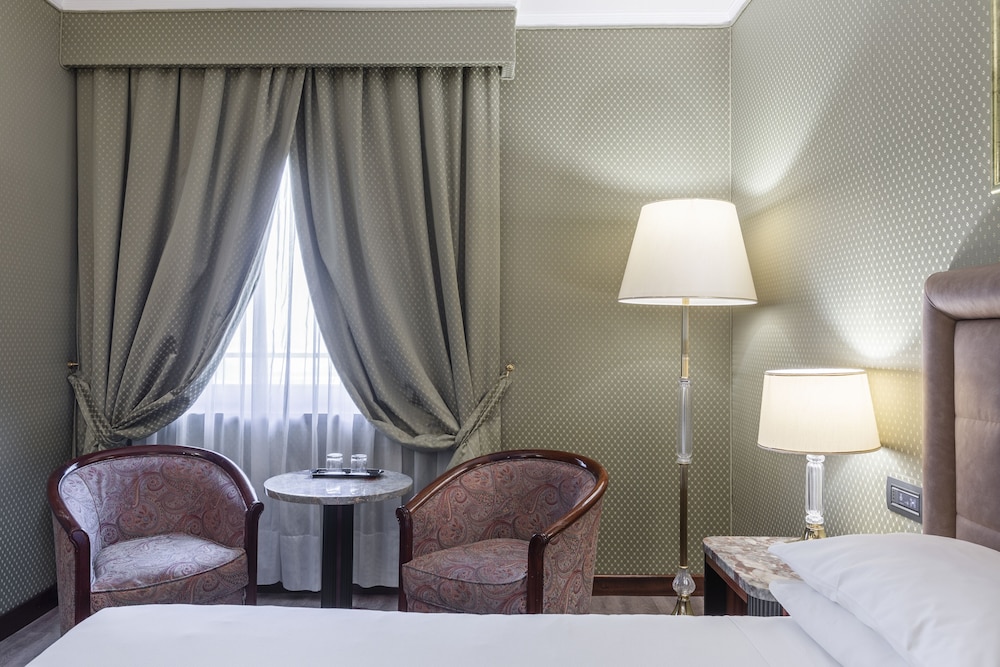 DORIA GRAND HOTEL ROOFTOP — Hotel rooms in Milan, Lombardy